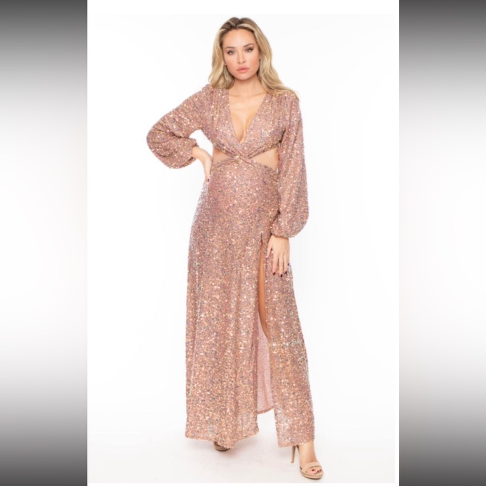Maternity dress .